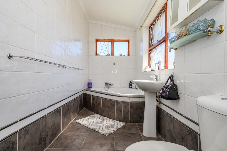 3 Bedroom Property for Sale in Humewood Eastern Cape